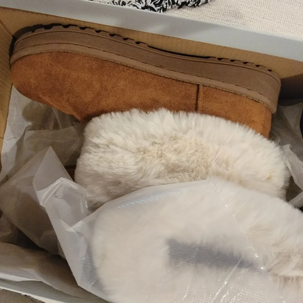 Boots - Picture 6 of 10